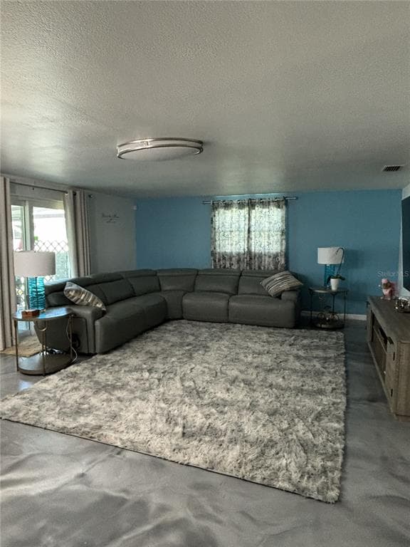 1002 SILVER PALM WAY photo 2