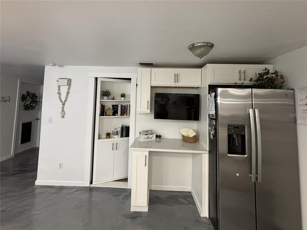 1002 SILVER PALM WAY photo 12