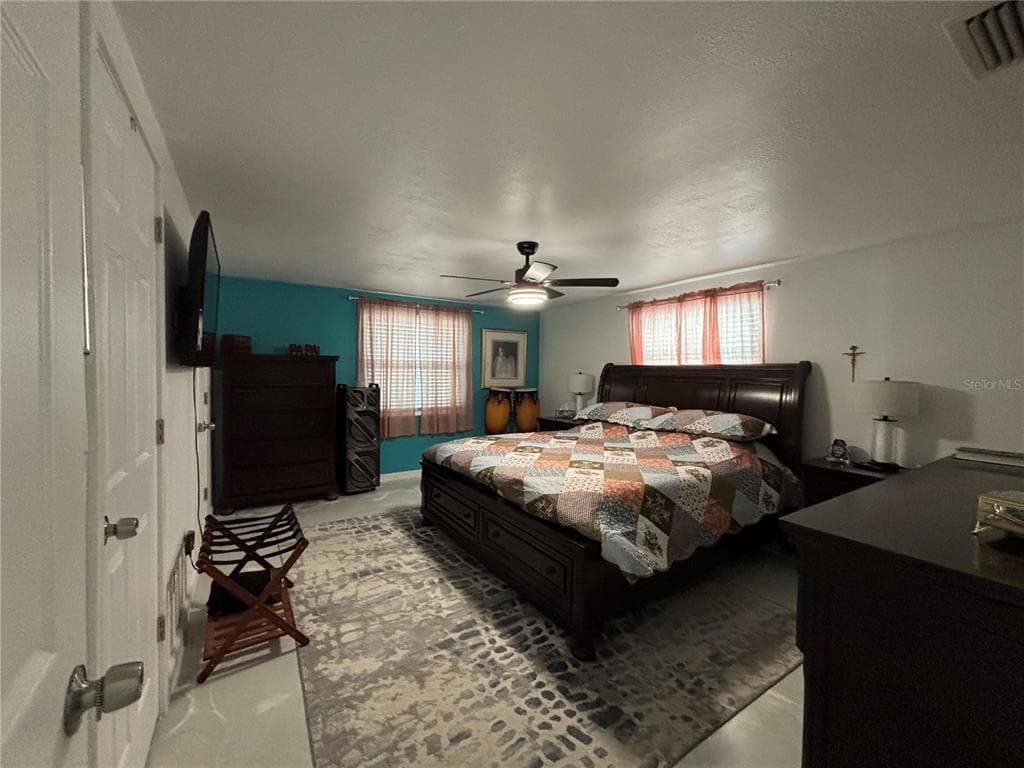 1002 SILVER PALM WAY photo 22