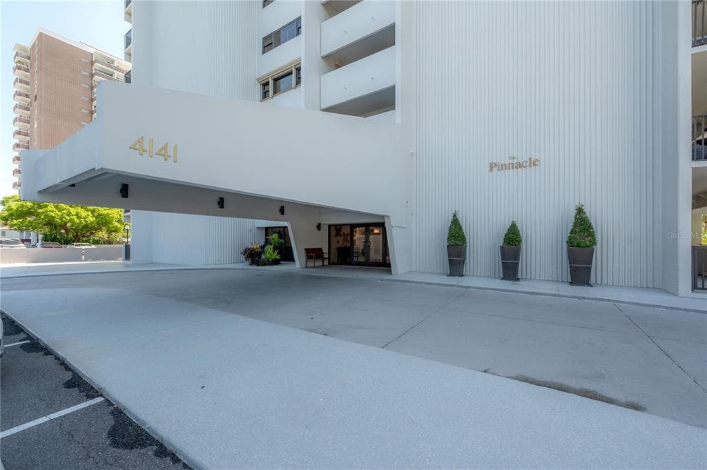4141 BAYSHORE BOULEVARD 1003 photo 2