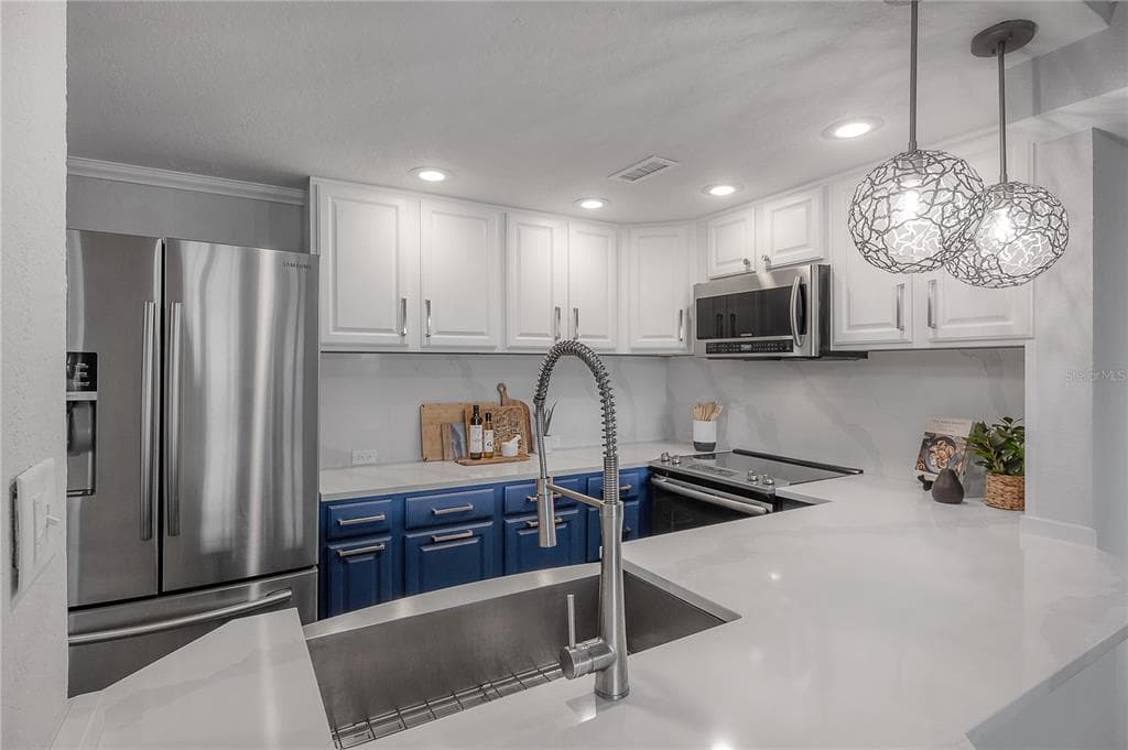 4141 BAYSHORE BOULEVARD 1003 photo 10