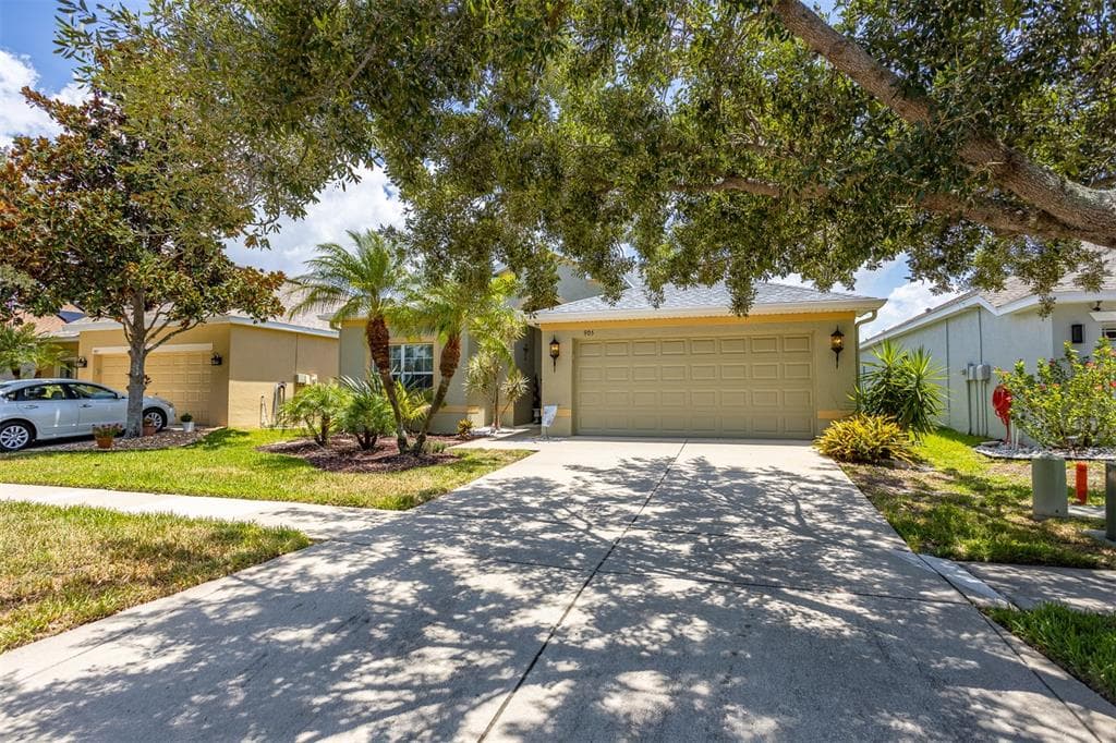 905 PARKER DEN DRIVE photo 1