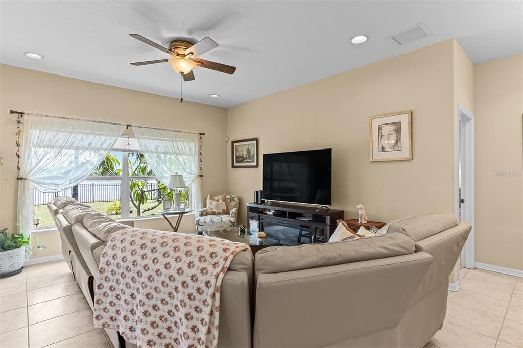 905 PARKER DEN DRIVE photo 11