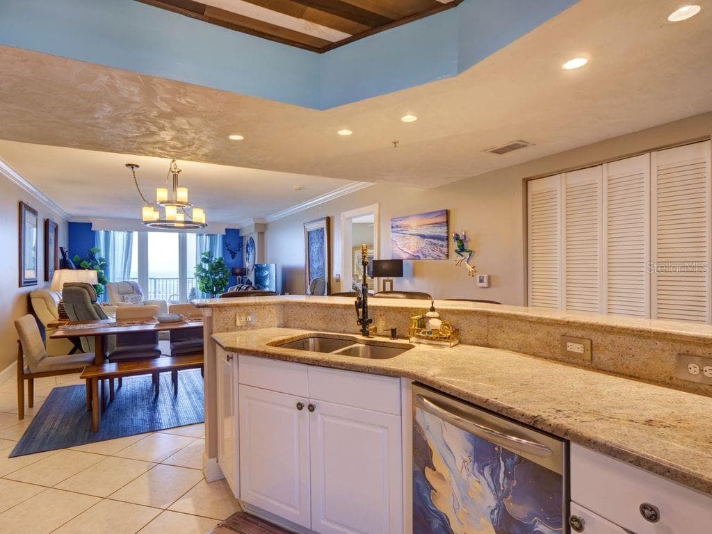 2055 S ATLANTIC AVENUE 1410 photo 15