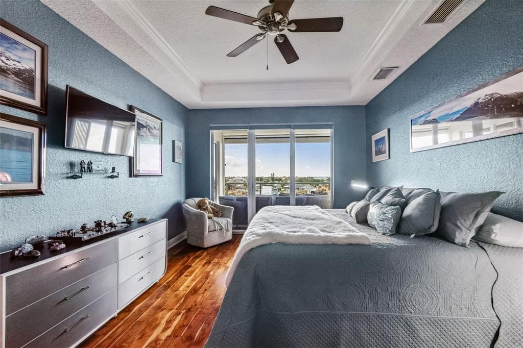 1038 BELLASOL WAY 403 photo 13