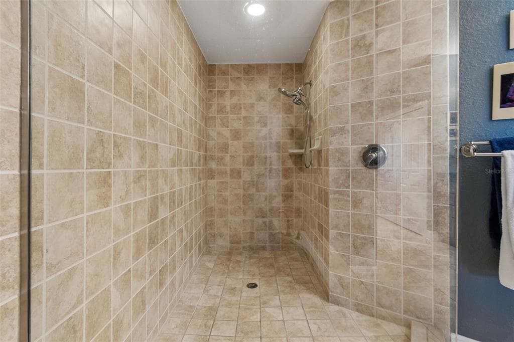 1038 BELLASOL WAY 403 photo 21