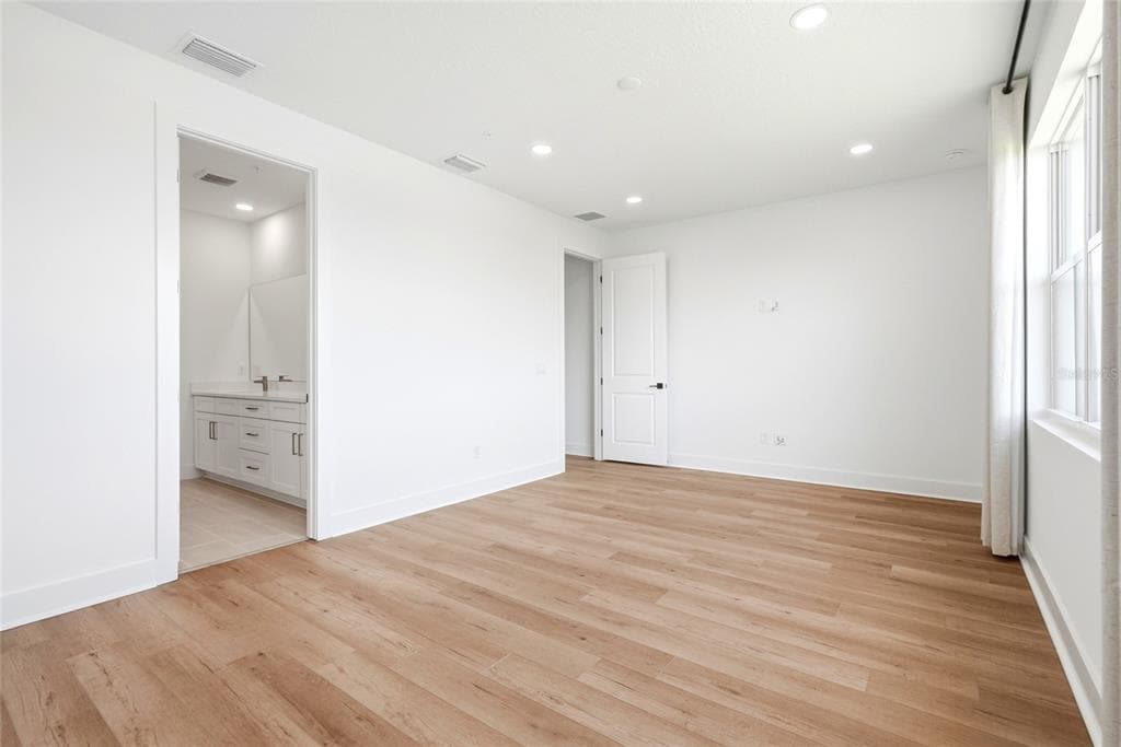 9936 KEY HAVEN ROAD photo 17