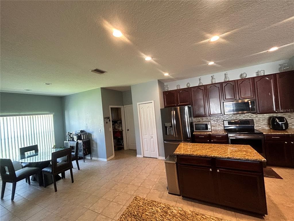 433 YORK DALE DRIVE photo 17