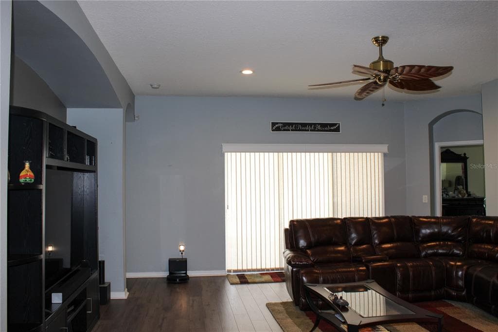 433 YORK DALE DRIVE photo 14