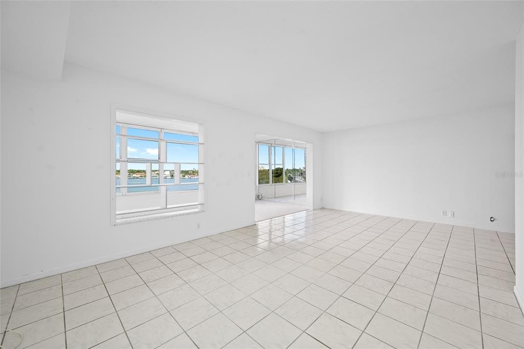 1847 SHORE DRIVE S 509 photo 16