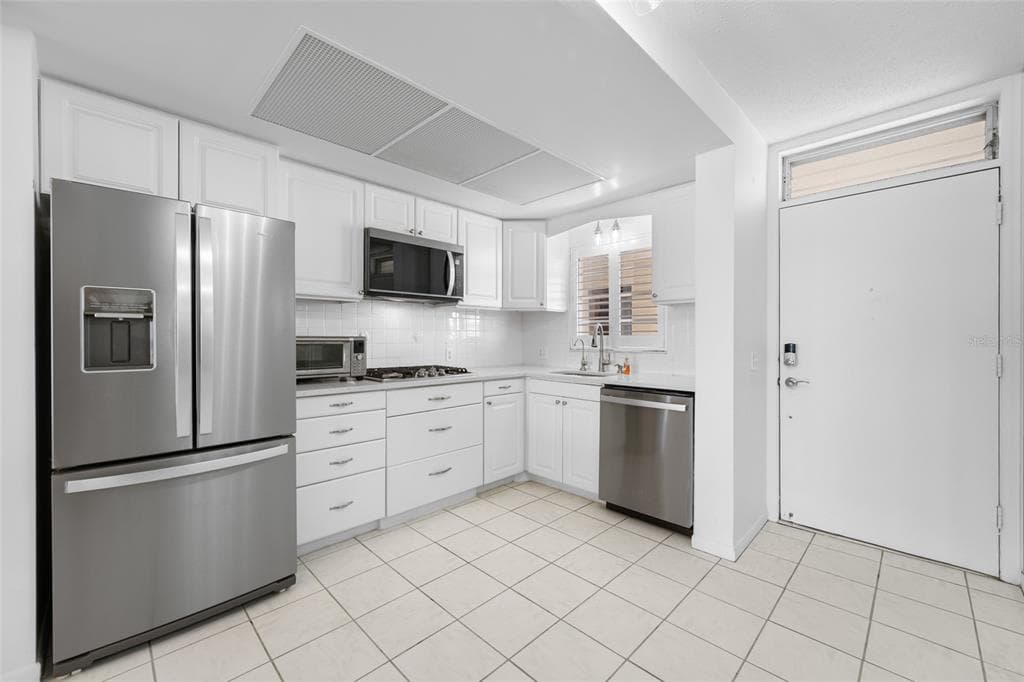 1847 SHORE DRIVE S 509 photo 12