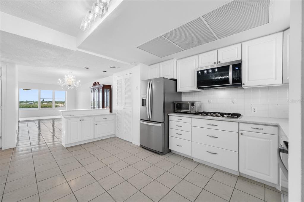 1847 SHORE DRIVE S 509 photo 7