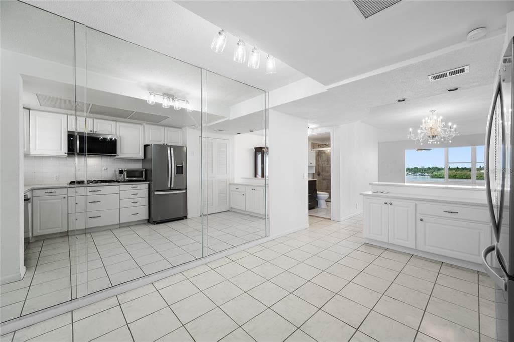 1847 SHORE DRIVE S 509 photo 8