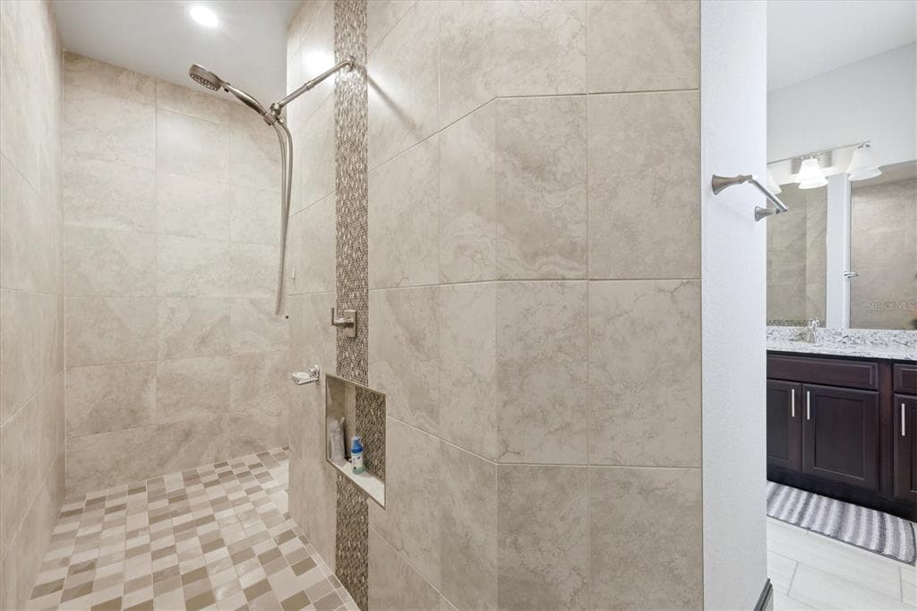 9404 SPRING CIRCLE photo 20