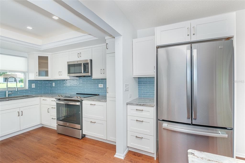 2126 RIVERBLUFF PARKWAY V323 photo 10