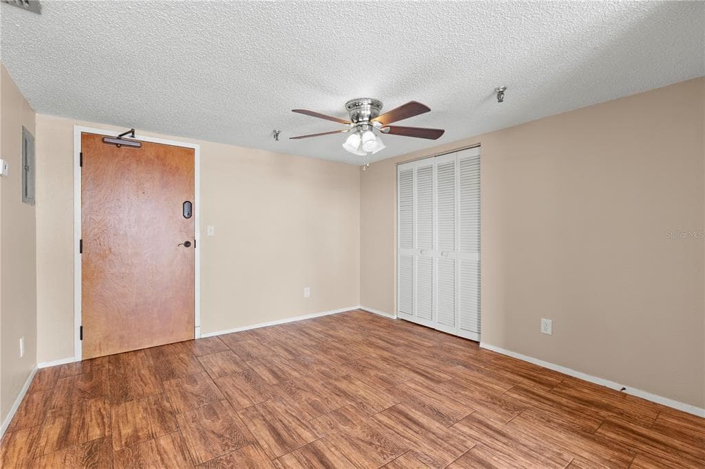 7432 SUNSHINE SKYWAY LANE S 302 photo 15