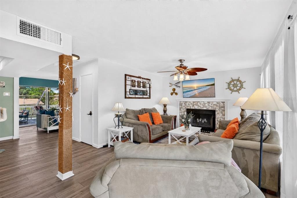 1194 LINDEN ROAD photo 8