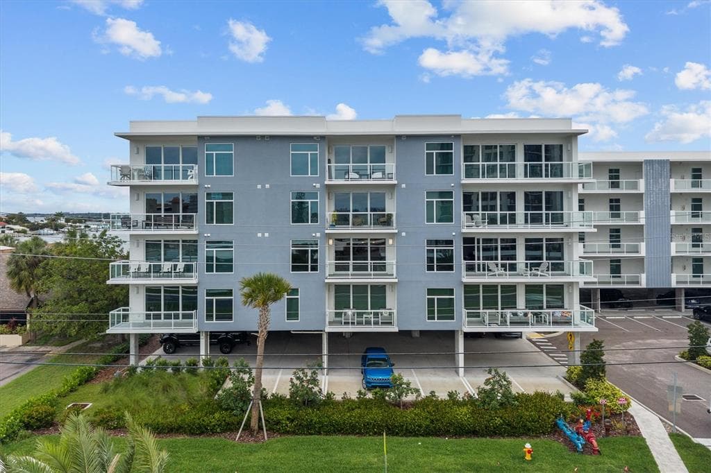 415 ISLAND WAY #311 3