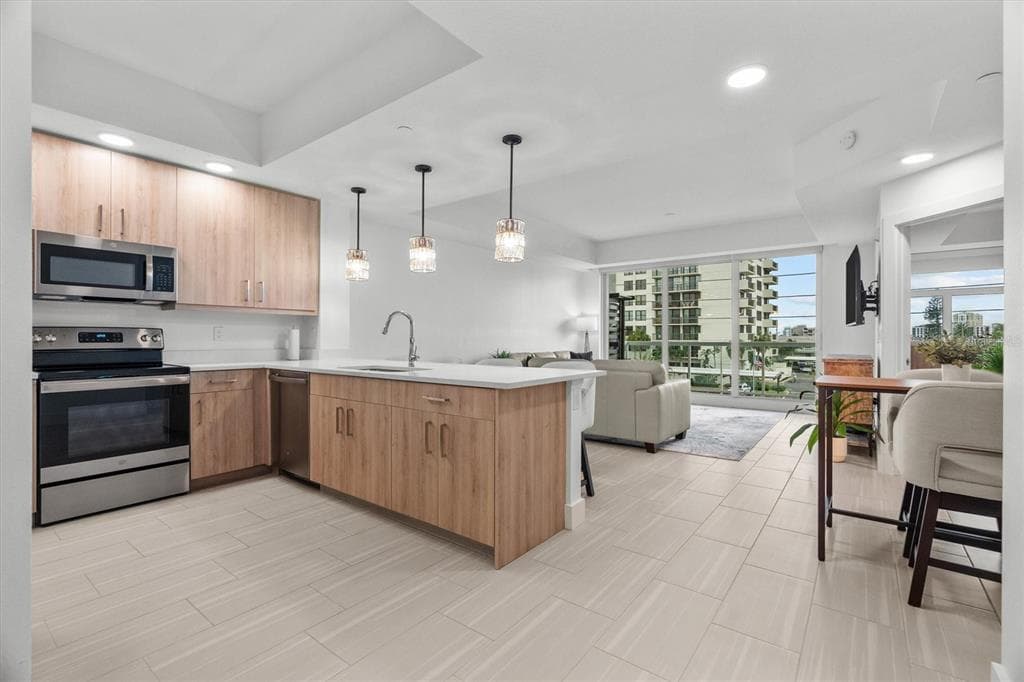 415 ISLAND WAY 311 photo 11