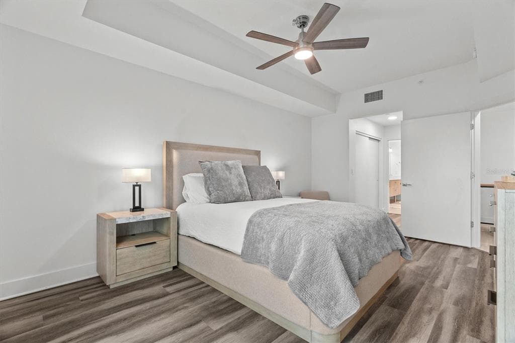 415 ISLAND WAY 311 photo 21
