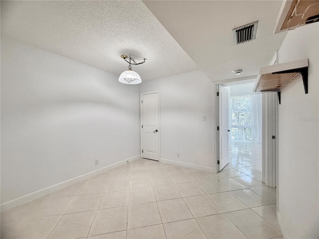 7400 SUN ISLAND DRIVE S 111 photo 14