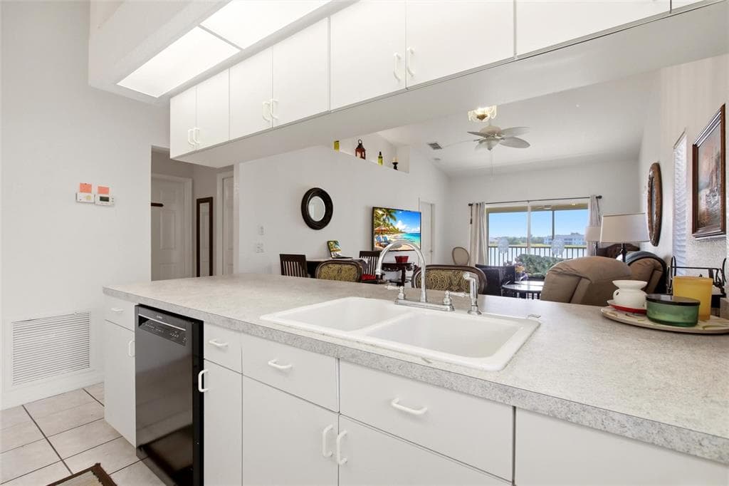 1512 RIO DE JANEIRO AVENUE 428 photo 11