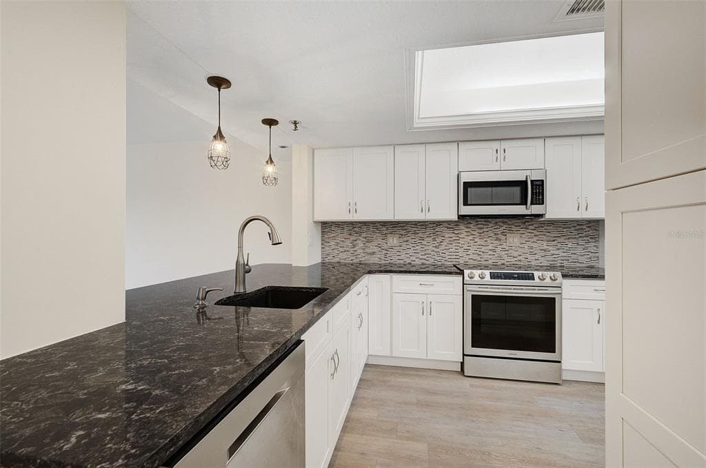 7204 JESSIE HARBOR DRIVE 7204 photo 4