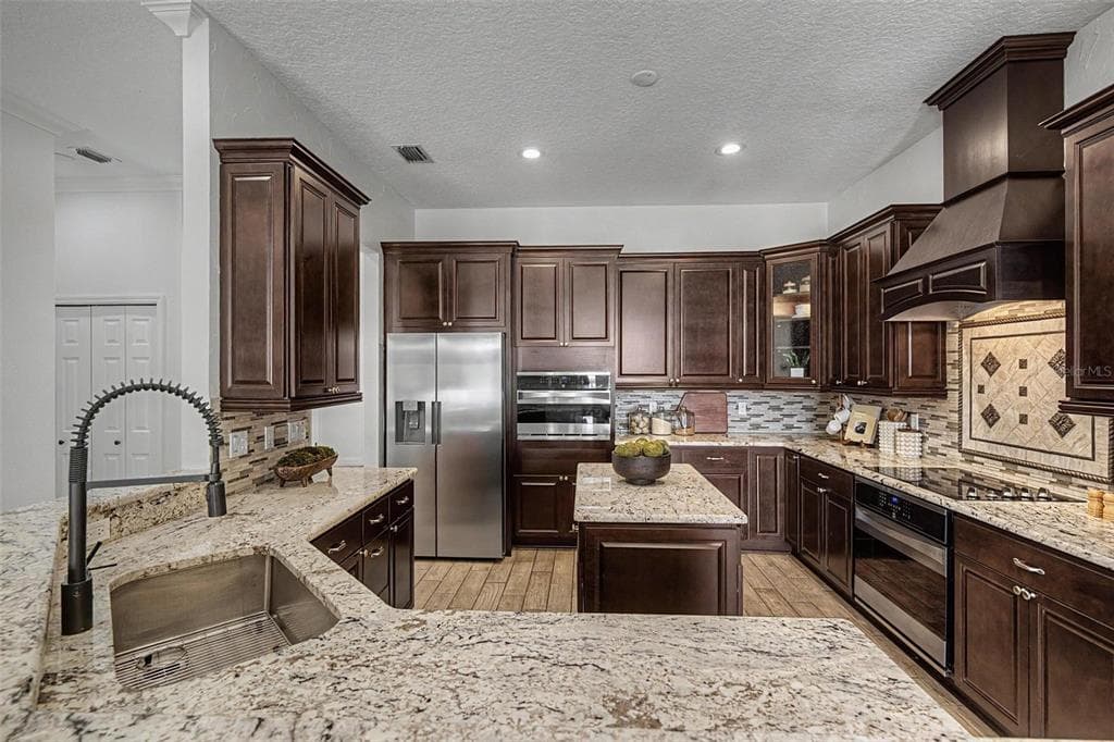 15004 MAURINE COVE LANE photo 14
