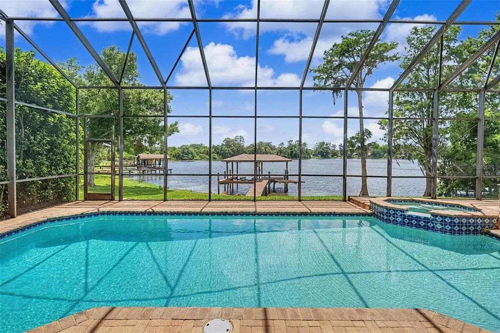 15004 MAURINE COVE LANE photo 4