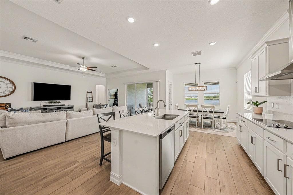 12840 BERGSTORM BAY DRIVE photo 8