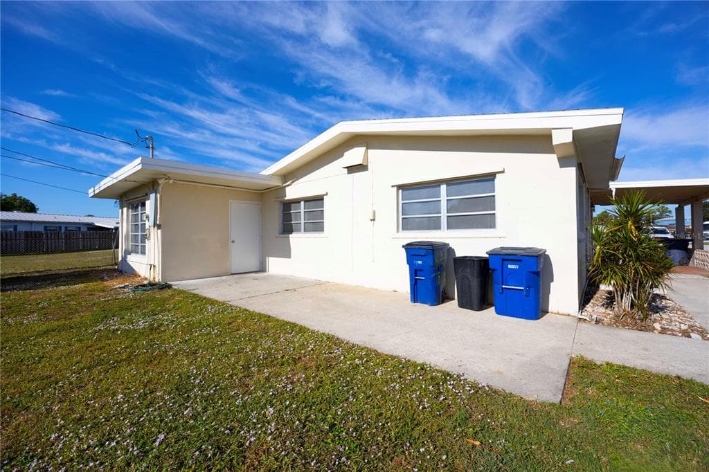 275 LAKEVIEW DRIVE photo 23