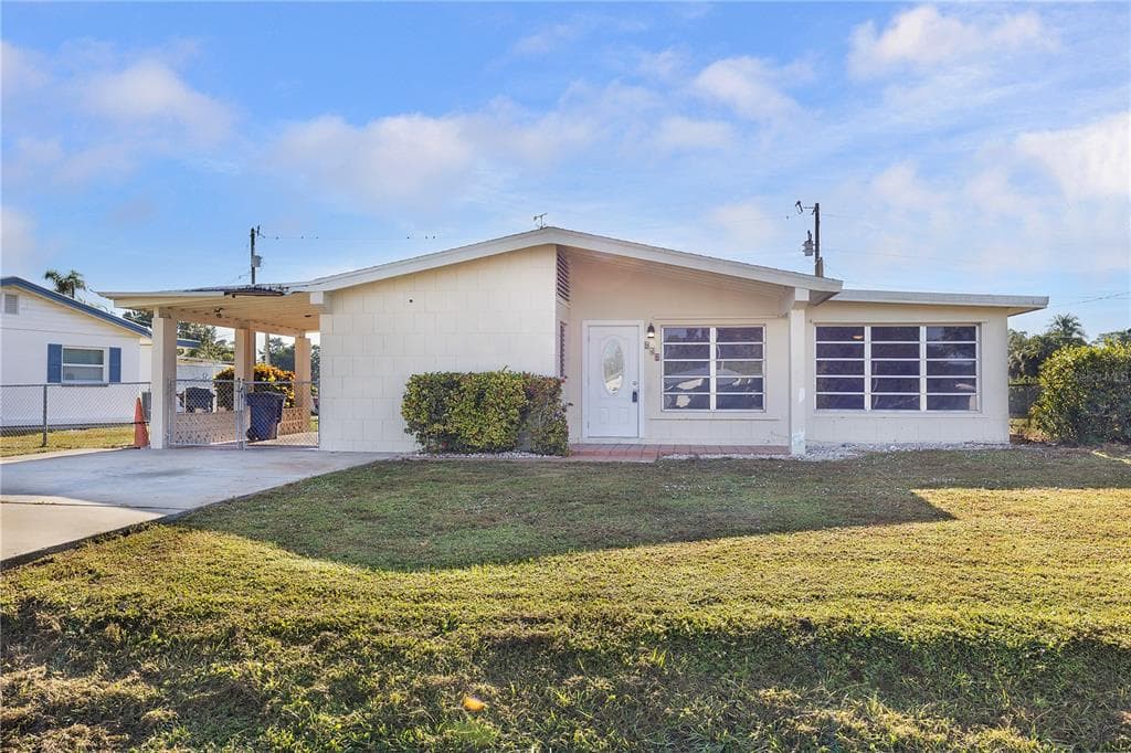 275 LAKEVIEW DRIVE photo 1
