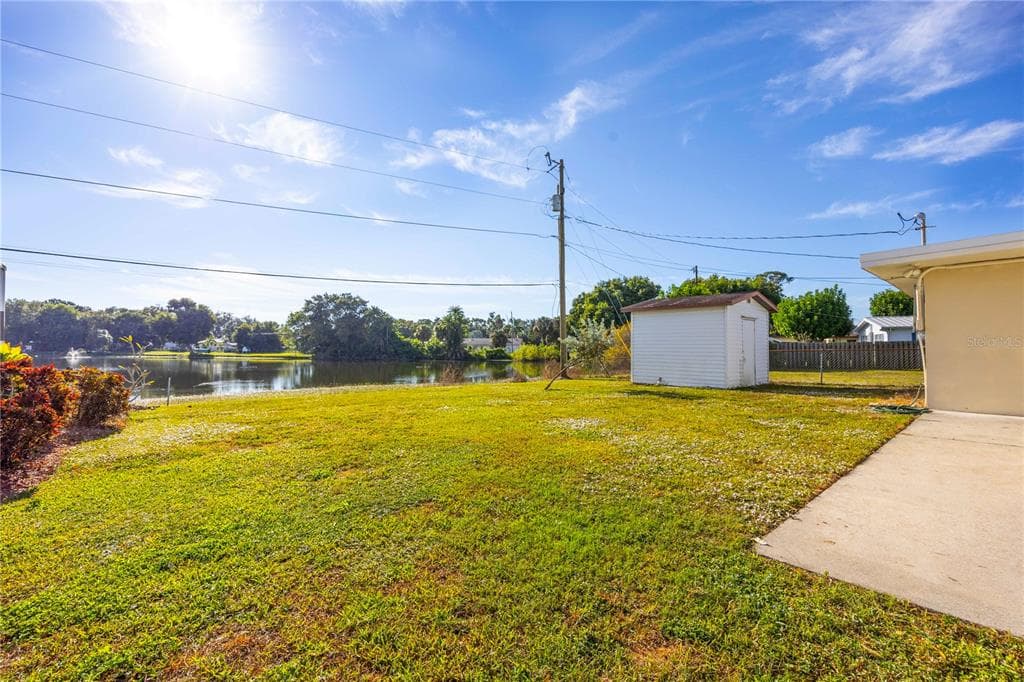 275 LAKEVIEW DRIVE photo 19