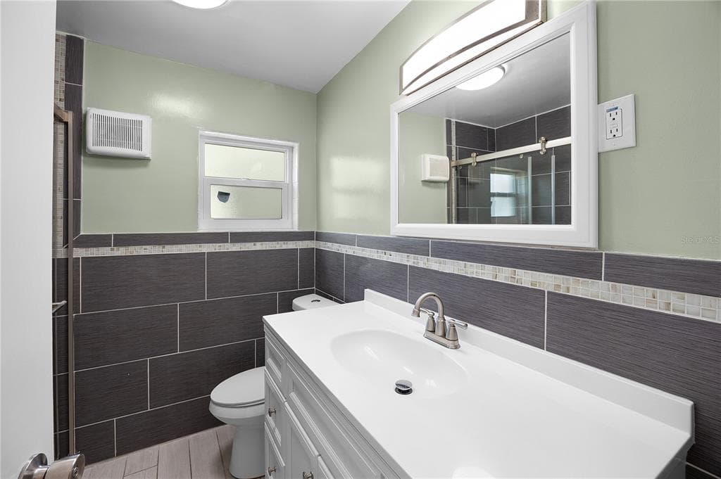 275 LAKEVIEW DRIVE photo 8