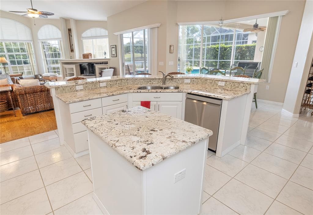 2055 DIAMOND COURT photo 22