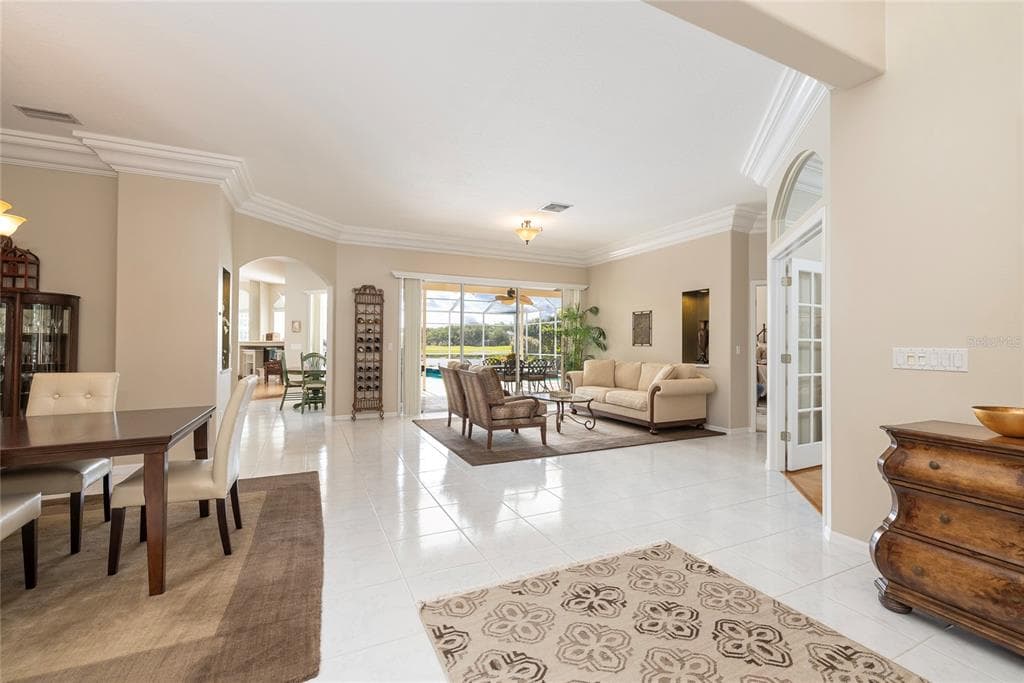 2055 DIAMOND COURT photo 11
