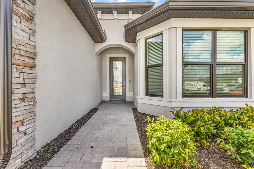4400 LAKESIDE GROVE PLACE photo 3