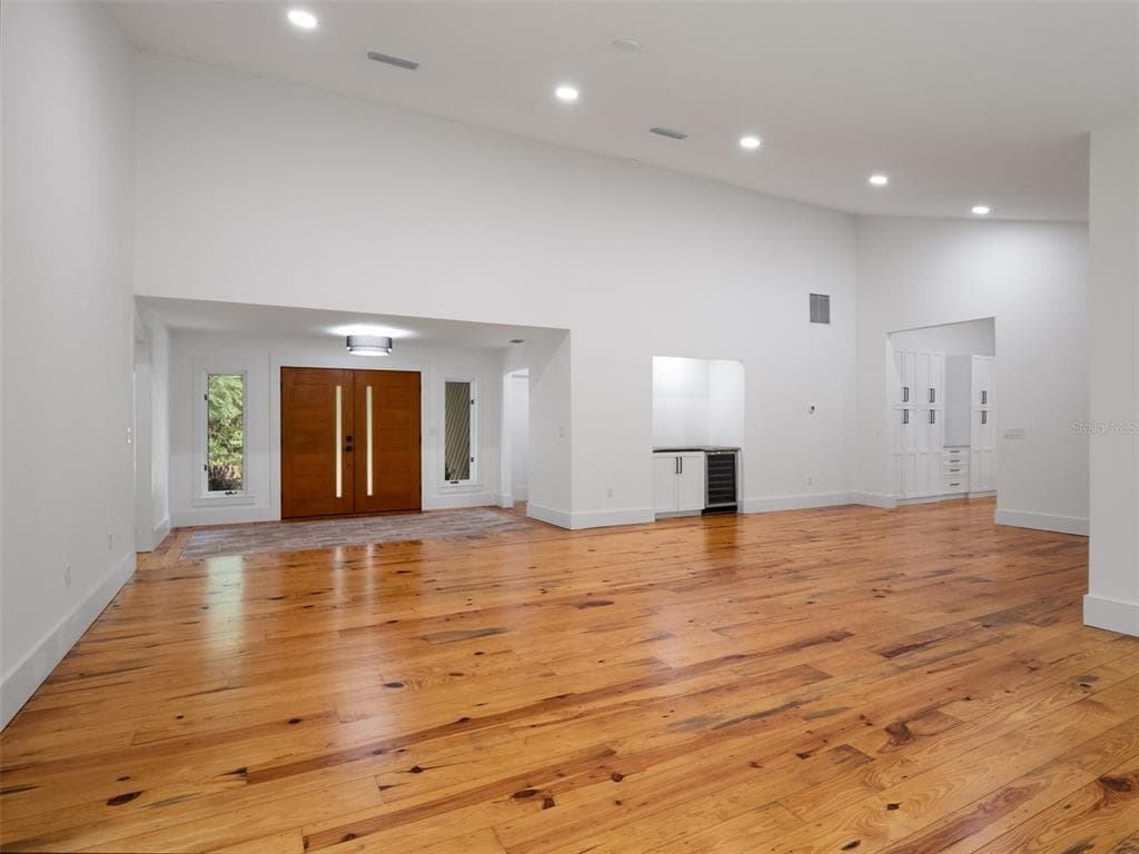 3104 NW 21ST AVENUE photo 6