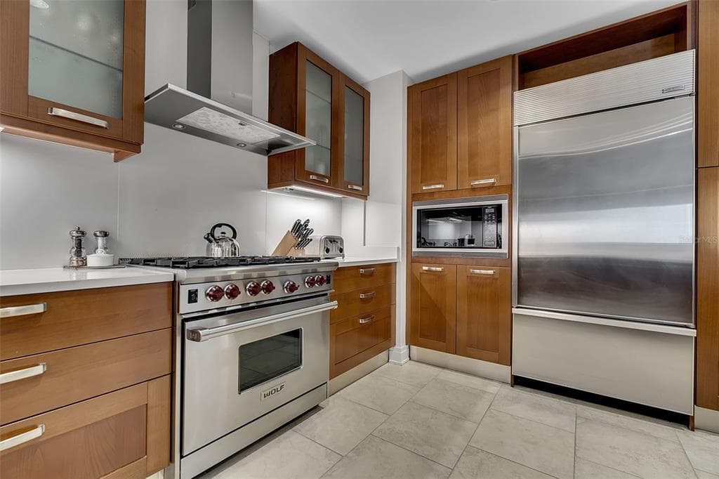 915 SEASIDE DRIVE 611 photo 10