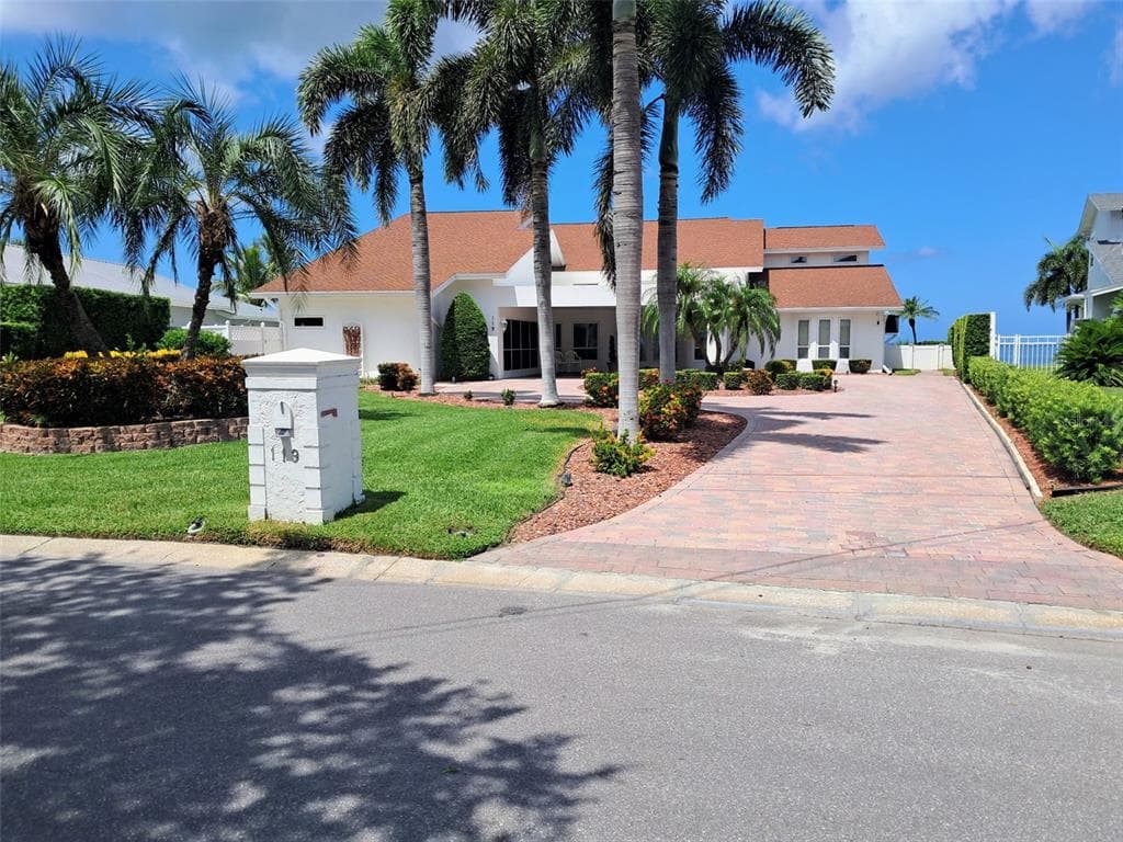 119 CARLYLE CIRCLE photo 4