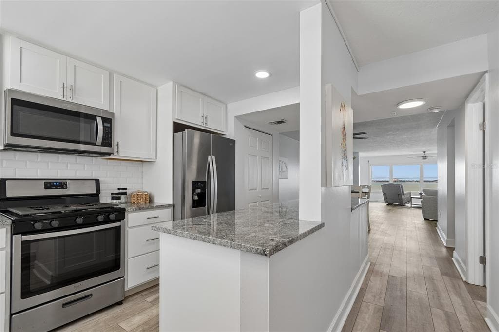 5980 SHORE BOULEVARD S 909 photo 6