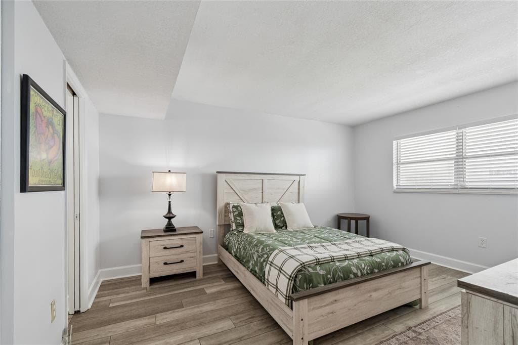 5980 SHORE BOULEVARD S 909 photo 21