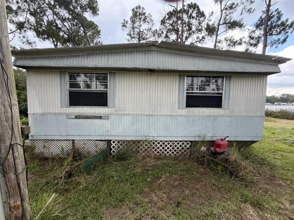 4560 POLK CITY ROAD photo 3