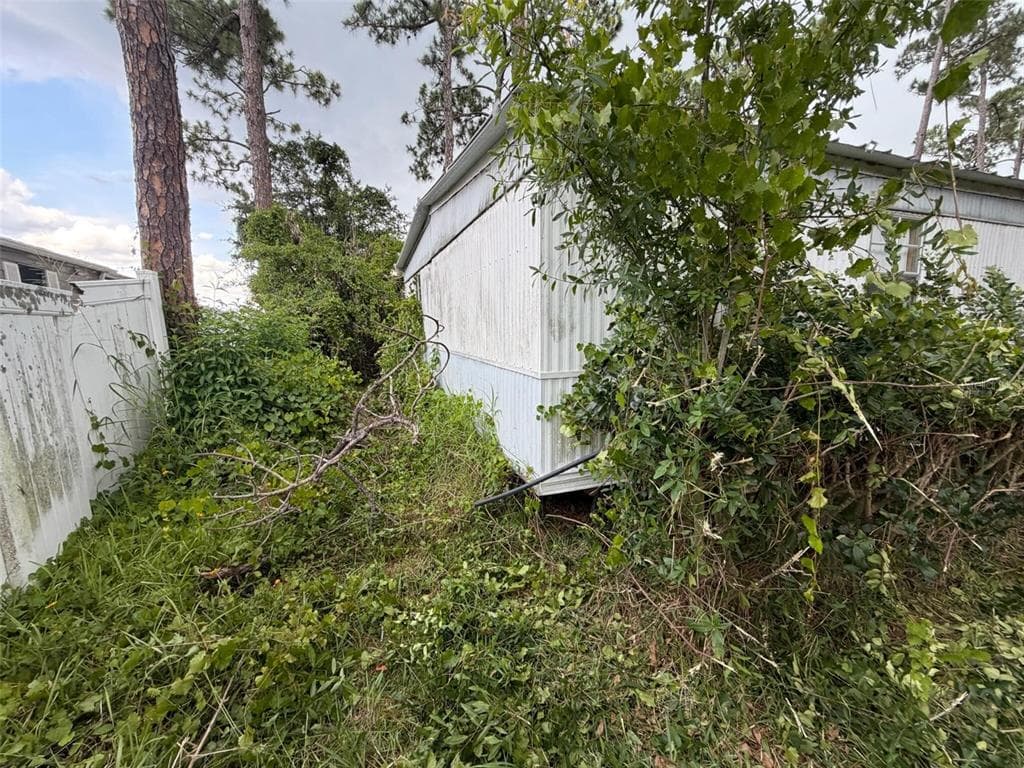 4560 POLK CITY ROAD photo 5