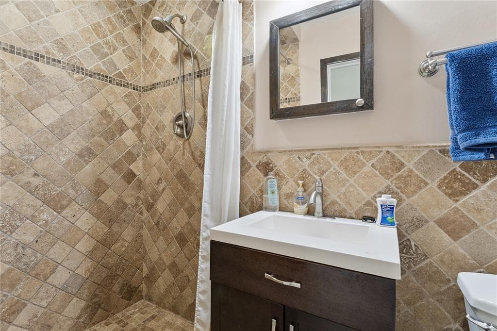 1003 LAKE BELL DRIVE photo 14