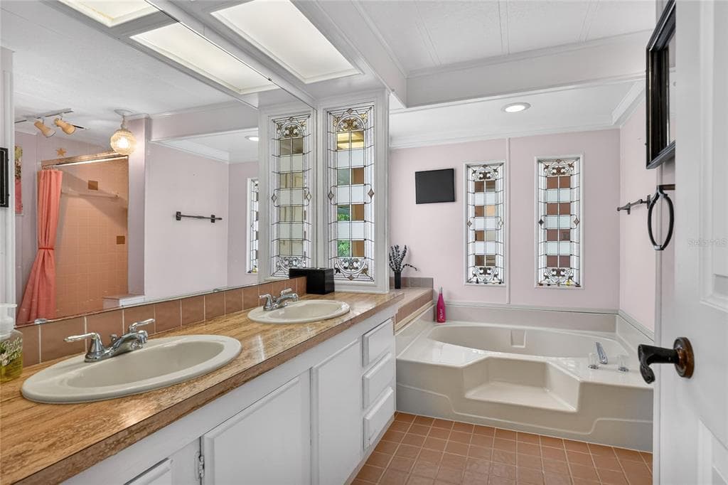 2055 S FLORAL AVENUE 246 photo 23