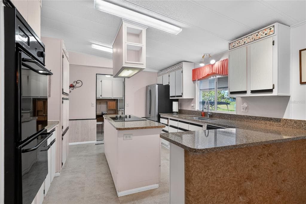 2055 S FLORAL AVENUE 246 photo 12