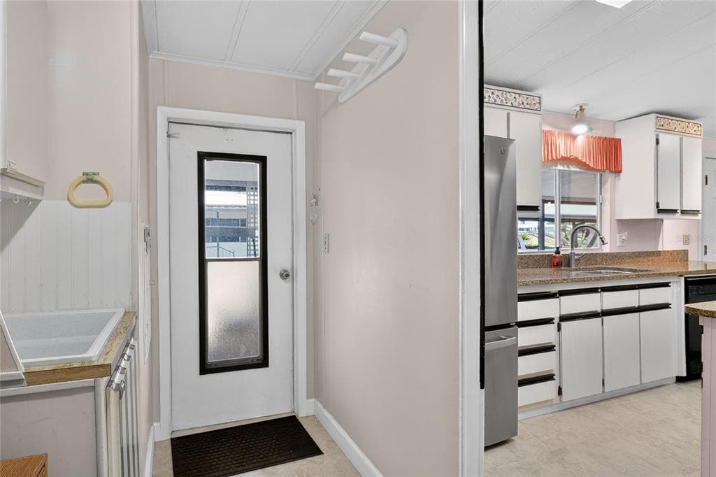 2055 S FLORAL AVENUE 246 photo 19