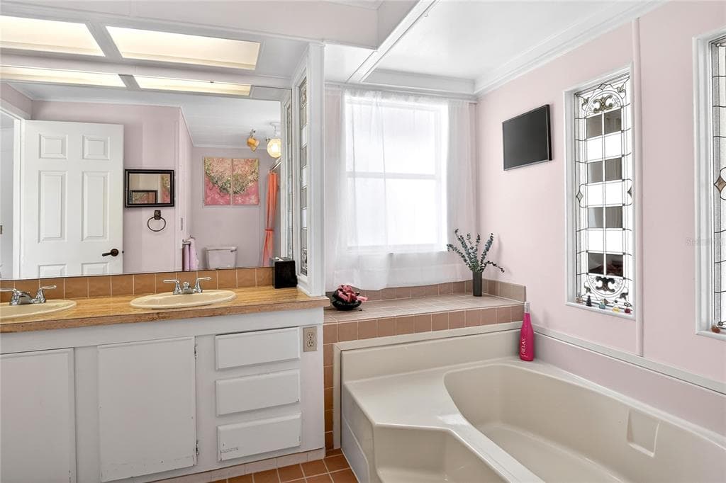 2055 S FLORAL AVENUE 246 photo 25