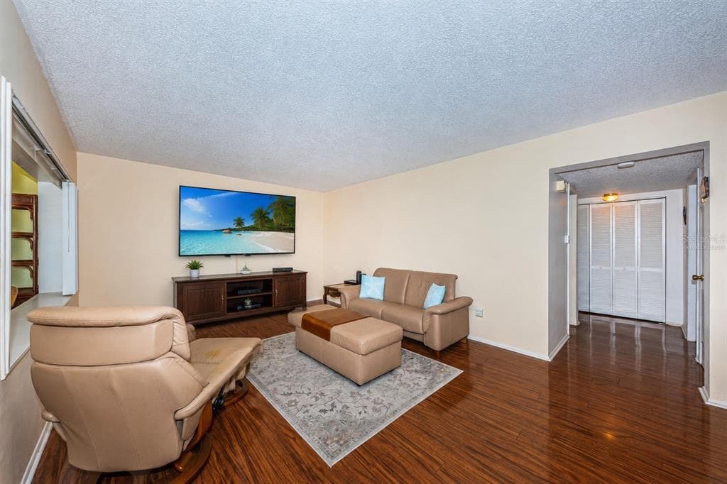 4700 COVE CIRCLE 208 photo 5